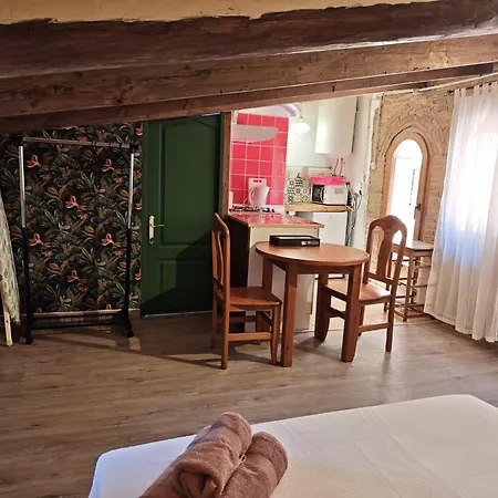 Estudio En Masia Mon Apartmán *