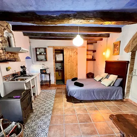 Estudio En Masia Mon Apartman